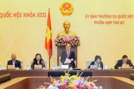 越南国会主席阮生雄在会议上致辞（图片来源：越通社）