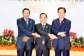 柬老越三国领导人合影留念​（图片来源：越通社）