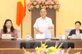 附图：国会主席阮生雄主持国会常委会会议（图片来源：越通社）