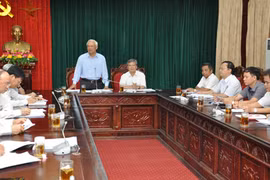 越南国会副主席汪周刘与兴安省领导举行工作会议 