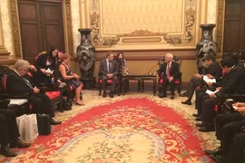 会见全景。