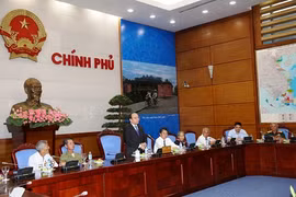 越南政府副总理阮春福发表讲话