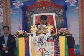 印度竹巴传承精神领袖嘉旺竹巴法王举行超度法会