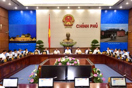 越南政府9月份例行会议。