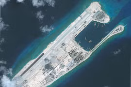 中国在十字礁的非法建设活动​ （图片来源：AFP）