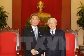 越共中央总书记阮富仲会见日本参议院议长山崎正昭（图片来源：越通社）