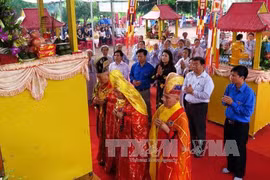 山美大屠杀事件烈士和无辜平民举行超度祈福法会 （来源：越通社）