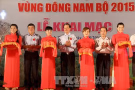 2015年东南部地区农业与贸易展销会开幕式。（图片来源：越通社）
