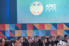 出席 第27届亚太地区经合组织外交与经贸双部长会议的与会代表