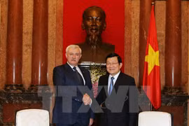 越南国家主席张晋创会见俄罗斯圣彼得堡市市长波尔塔夫琴科（图片来源：越通社）