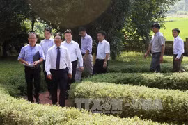 越南政府副总理范平明走访外交部历史遗迹区 （图片来源：越通社）