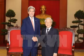 越共中央总书记阮富仲会见美国国务卿约翰•克里（图源：越通社）