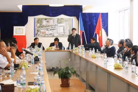 越南公安部警察总局毒品犯罪调查局副局长阮敌南同胞访问捷克的结果（图片来源：Vietnam+）
