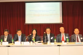 越南与中国香港有关部委行业代表及大米企业代表出席交易会