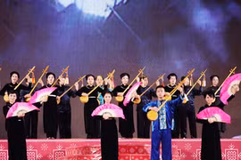 第五届全国岱傣侬三族天曲和天琴艺术节于九月在宣光省举行