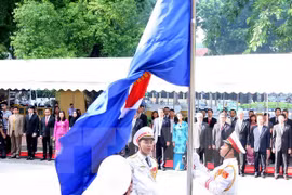 东盟旗升旗仪式 (来源：越通社）
