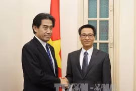 武德儋总理与逢泽一郎委员长（图片来源：越通社）