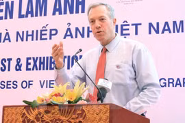 美国驻越南大使特德•奥修斯