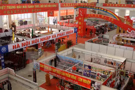 附图：第11届越中（老街）国际贸易交易会场景（图片来源：越通社）