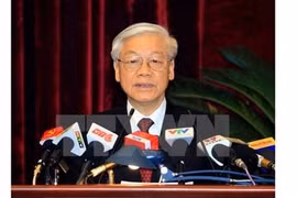 越共中央总书记阮富仲致会议闭幕词。