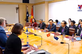越南国会主席会见澳大利亚教育部长和澳大利亚反对党领袖