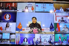 组图： 东盟议会联盟女议员（WAIPA）会议以视频形式召开