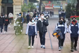 组图：春节放假后全国各地高三学生重返校园
