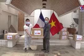 越南向法国各团体组织赠送1.5万只医用口罩