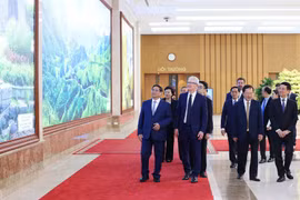 越南政府总理会见美国苹果公司首席执行官蒂姆·库克