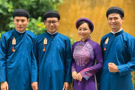越南努力保护传统男士奥黛遗产