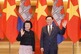 越南国会主席王廷惠与柬埔寨国会主席昆索达莉举行会谈
