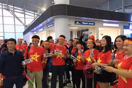 越南球迷前往马来西亚为球队加油助威（组图）