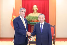 越共中央总书记苏林会见多米尼加左派团结运动总书记。图自越通社