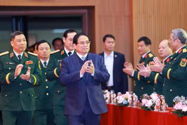 范明政总理莅临国防学院考察调研。图自越通社