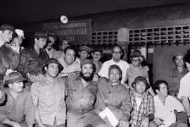 图表新闻：古巴领袖菲德尔.卡斯特罗访问越南南方解放区50周年——越古关系史上的重要里程碑