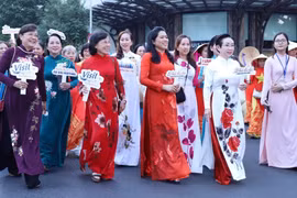 组图：三八国际妇女节：越南妇女不断肯定其社会地位