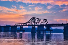 组图：横跨红河的河内第一座铁桥 —— 龙边桥