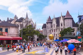 组图：太阳集团巴拿山太阳世界旅游度假区荣获2023年亚洲领先主题公园奖 