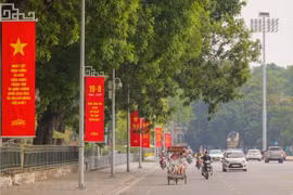 组图：八月革命和9•2国庆78周年：河内各条街道喜庆气氛浓郁