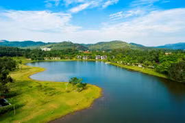 “激活”绿色经济：旅游业确保安全