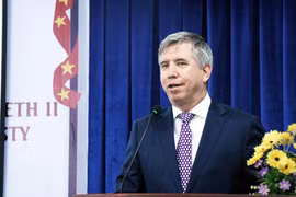 庆祝英国女王伊丽莎白二世93岁生日见面会在胡志明市举行
