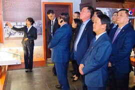 范明政总理参观云南省昆明市胡志明主席历史遗址