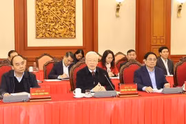阮富仲总书记就胡志明市今后发展方向主持召开中央政治局会议
