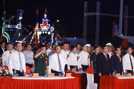 国家主席阮春福出席广南省Cấm Dơi大捷50周年纪念典礼