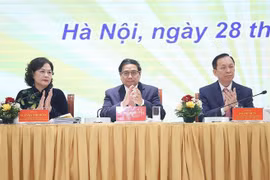 政府总理范明政：保持抑制通货膨胀与促进经济增长均衡和处于合理区间