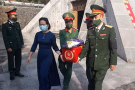 崑嵩省为抗美英烈举行追悼会和安葬仪式