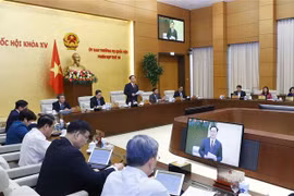 国会常务委员会第十六次会议：选民提议尽早进行薪酬制度改革