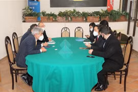 越南一百集装箱出口意大利腰果遭遇诈骗事宜：意大利律师建议受害企业联合起来快速行动