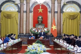 国家主席阮春福与宣光省少数民族威望人士代表会面