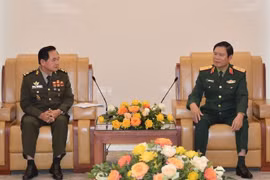 越南国防部副部长阮新疆会见柬埔寨王家军队军事体育委员会主席
